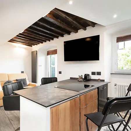 Apartment Palm & -